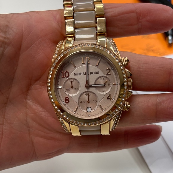 No scratches!Rose Gold/Ceramic Watch..Michael Kors main image 7